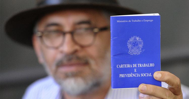 Governo anuncia salário mínimo de R$ 1.741 para 2027