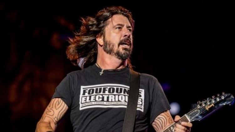 Foo Fighters abre show do AC/DC e realiza ‘sonho de infância’ de Dave Grohl