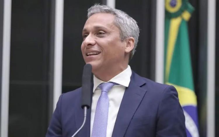 Gustavo Gayer (PL) é eleito senador por Goiás