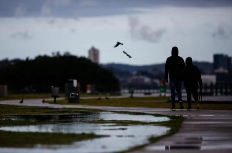 Após semana de tempestades que afetou quase 170 cidades, RS tem redução da chuva e volta do tempo firme; confira previsão