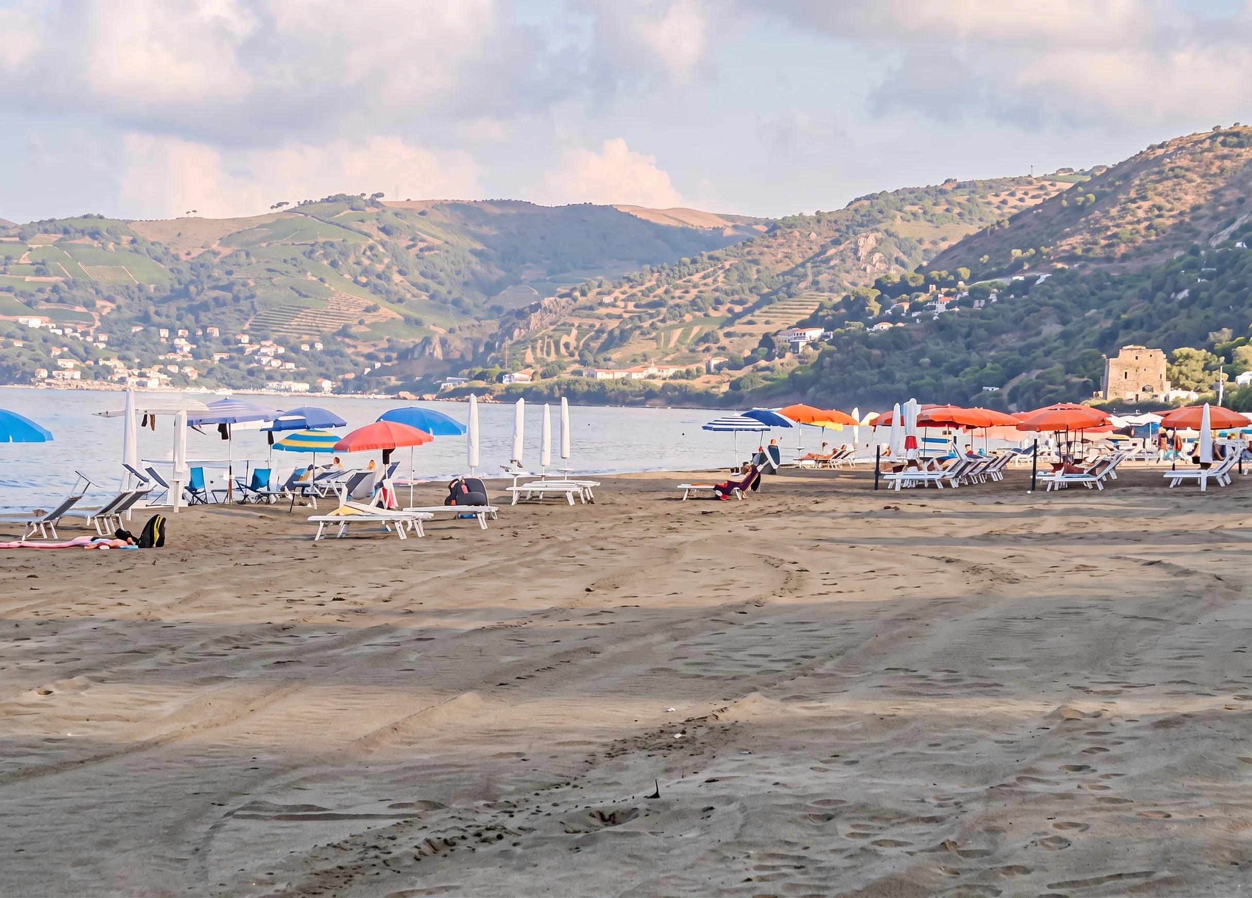 Spiagge libere occupate tra Mezzatorre e Acciaroli: la protesta dei bagnanti