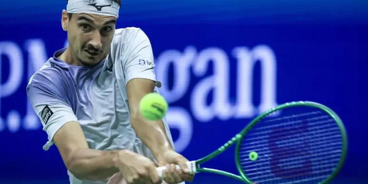 Us Open: Sonego sfiora l'impresa con Zverev, l'azzurro cede al quinto set dopo un match maratona
