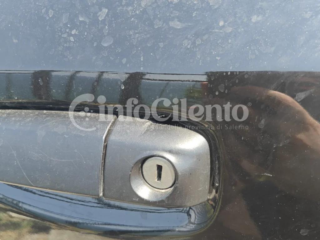 Agropoli, ancora furti nelle auto in sosta: ladri in azione sulla strada per Trentova