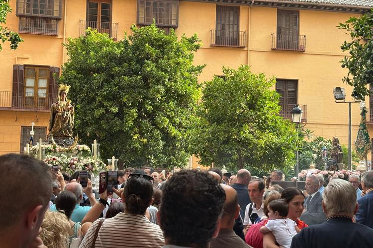 Podcast. El rezo y el canto en la bajada de la Virgen de la Victoria