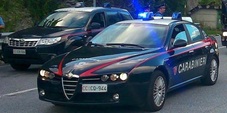 Spara e uccide un ladro sorpreso nel cortile di casa: 35enne indagato per omicidio a Baldissero d'Alba