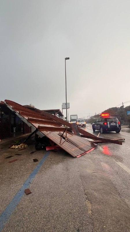 🚨 AGGIORNAMENTO 🚨 - A seguito di una tromba d’aria che si è abbattuta in località Piri Piri, la litoranea Campomarino...