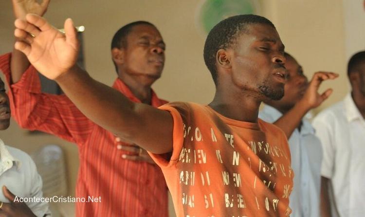 El cristianismo crece más rápido en África que en otros continentes, señala informe