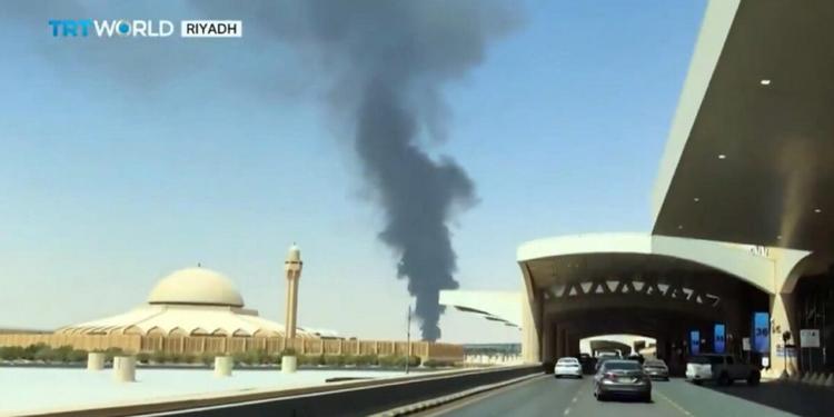 Riad sotto attacco, gli Houthi: «Non siamo in guerra con l'Italia»