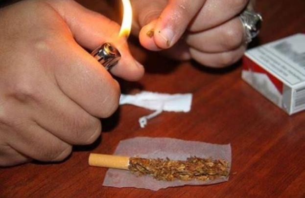 تناول المخدرات داخل مقهى بجماعة لوداية ضواحي مراكش يثير استياء الزبناء