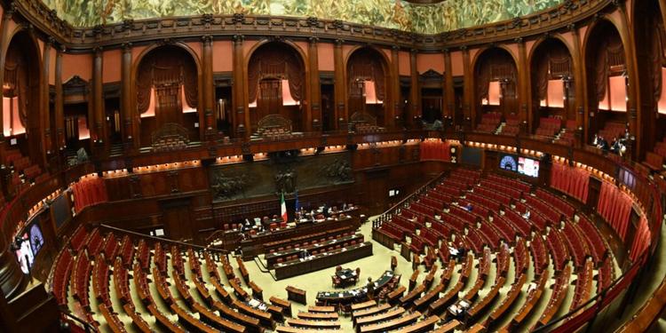 Via libera al piano casa alla Camera, 165 sì. Scontro sulle frasi di FnV sui migranti: le opposizioni evocano le leggi razziali