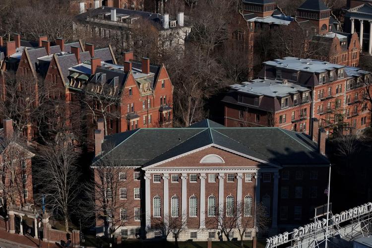 Baiana realiza sonho de estudar no exterior após ser aprovada em Harvard, Columbia e mais quatro universidades nos EUA