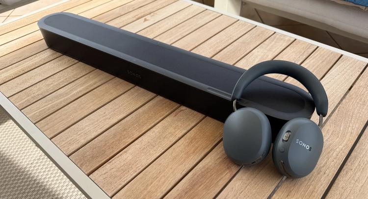 Sonos Ace Ultra headphones with sonos soundbar