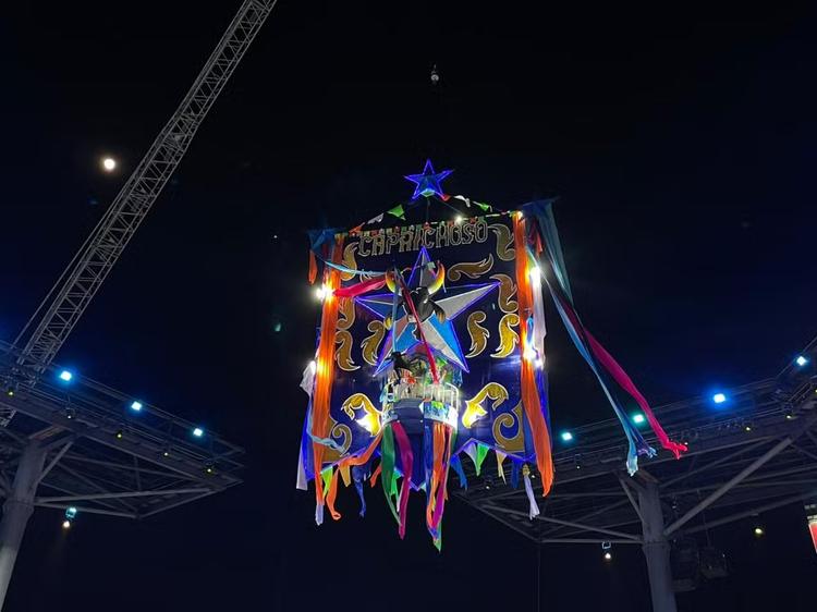 Caprichoso abre última noite do Festival de Parintins exaltando a resistência do boi-bumbá e dos povos da Amazônia