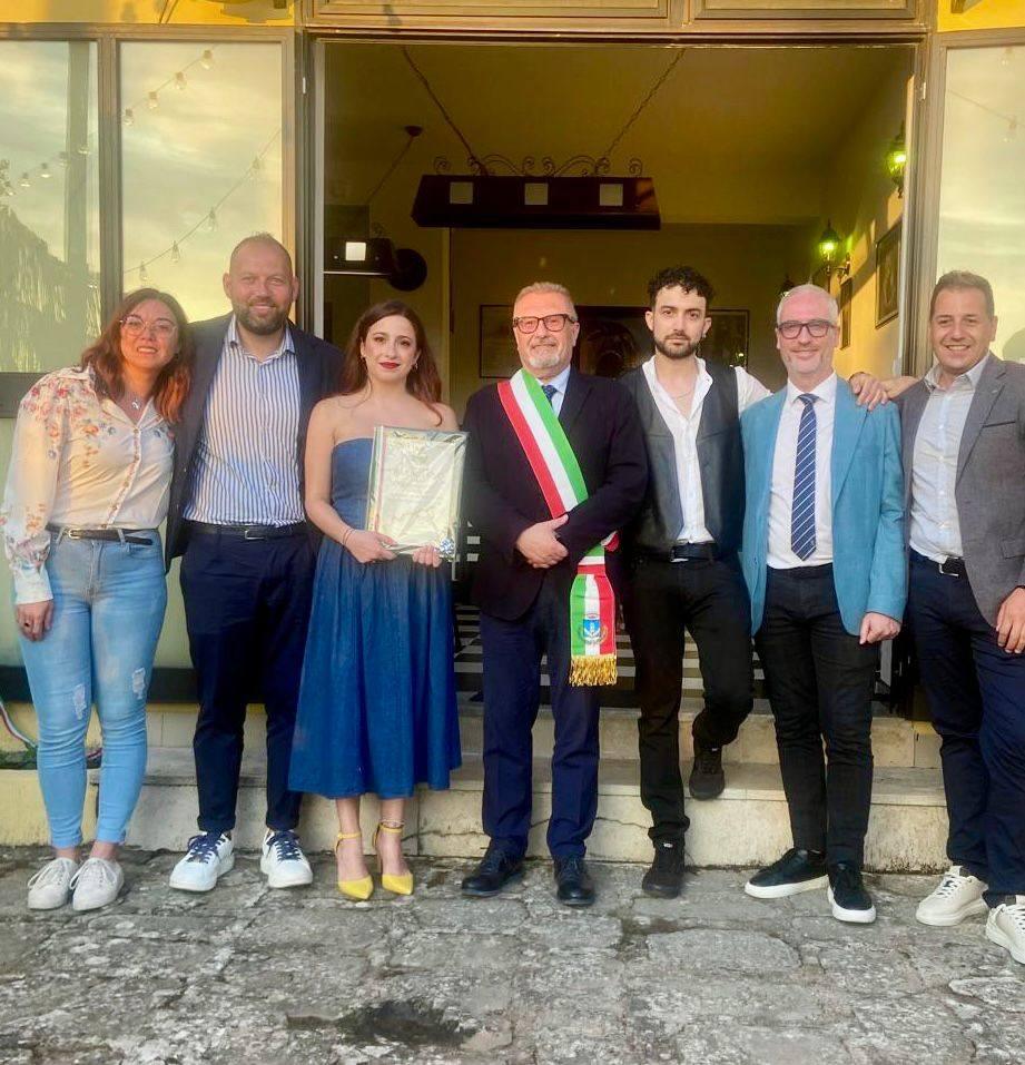 Avalon Bistrot, una nuova attività in località Belvedere.  Il nome "Avalon", ispirato alla leggendaria Isola di Avalon,...