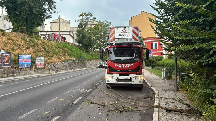 Potenza: violento nubifragio e danni in città