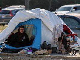 Libano. Da Tiro agli shelter di Sidone, la speranza degli sfollati sostenuti dalla solidarietà: “Non so se la mia casa c’è ancora”