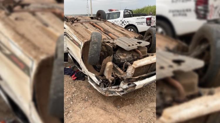 Homem capota carro furtado em estrada vicinal, foge de hospital e é preso no interior de SP