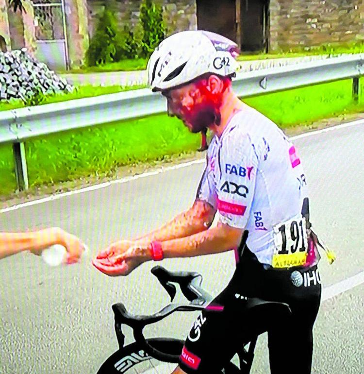 Noia e paura: maxi caduta, niente ambulanze, Yates maschera di sangue