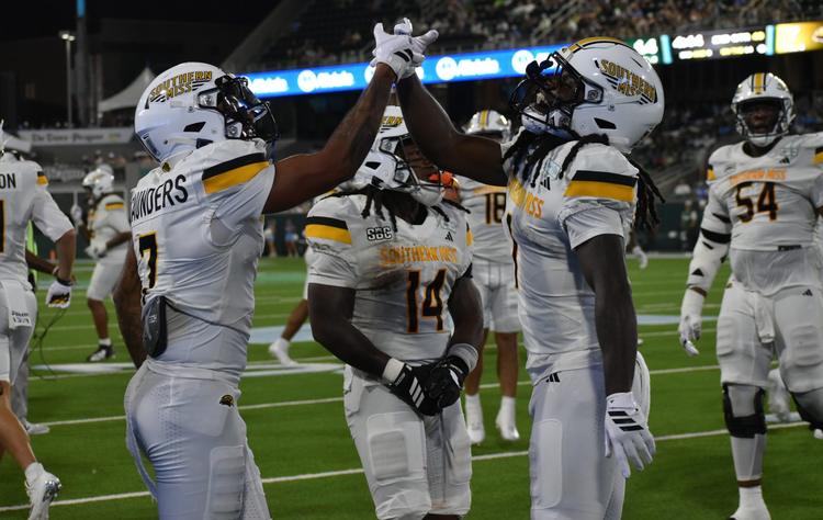 Southern Miss blows late lead in 24-21 loss to Tulane