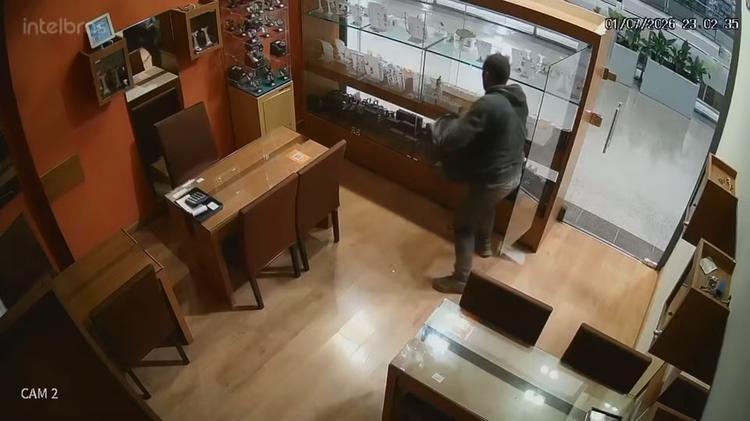 Furto a joalheria em shopping de BH causa prejuízo de R$ 900 mil; VÍDEO