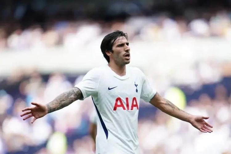 Sandro Tonali admitting he didn’t want to join Tottenham, you can see why
