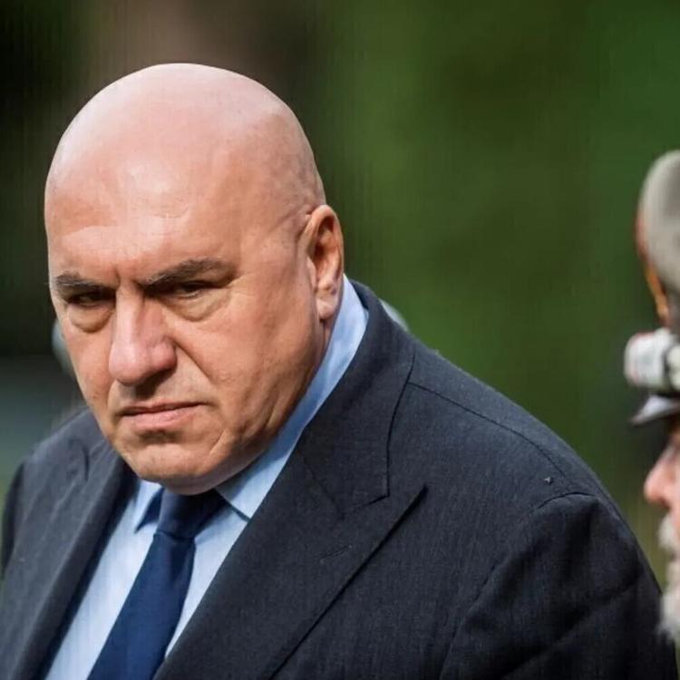 Crosetto: "La Marina Militare garantirà il passaggio di navi italiani nello stretto di Bab...