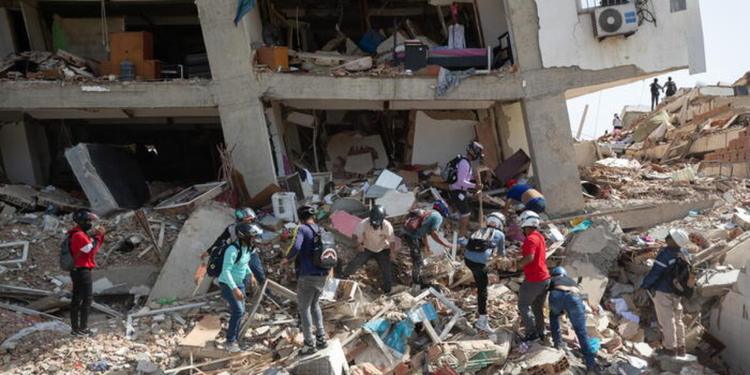 Terremoto in Venezuela, il nuovo bilancio è di 1.430 morti. INGV: "Notifica sullo smartphone? Arrivata, ma a scossa già avvenuta"