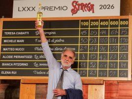 Premio Strega: Mari vince con “I convitati di pietra”, ma la sorpresa è “Lo sbilico” di Pierantozzi