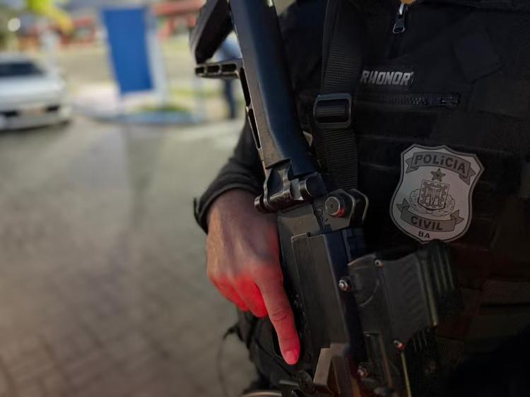 Homem é preso em flagrante por matar ex-companheira com barra de ferro na Bahia
