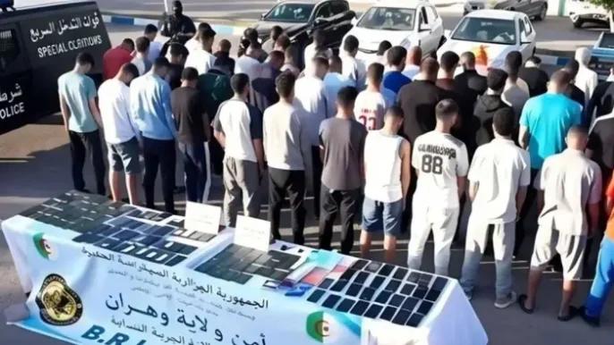 توقيف 61 مغربي بالجزائر.. جمعية تطالب بالبيانات الشخصية وتدعو إلى تحقيق مستقل
