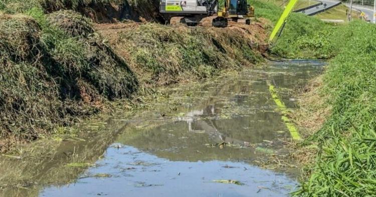 Desassoreamento do Rio das Ostras começa e promete reduzir alagamentos na Barra em Balneário Camboriú
