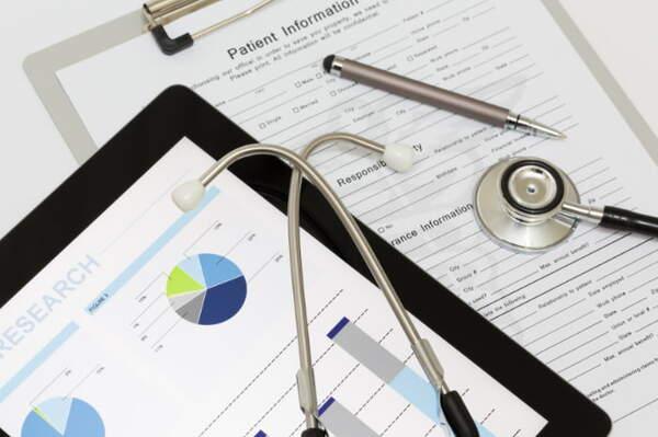 Debriefing infermieristico dopo eventi critici: perché migliora la sicurezza delle cure