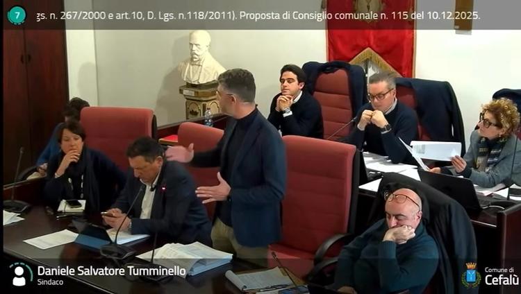 “La vera sfida è non imitare la comunicazione manipolatoria, non accettare i suoi ritmi e le sue movenze, non inseguire....