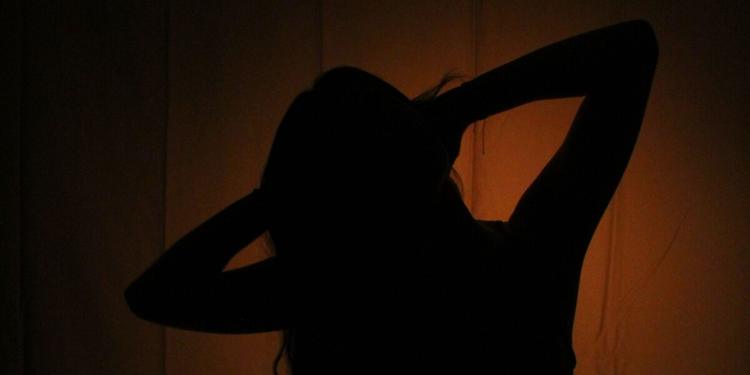 "Spogliano" con l'AI le professoresse e mettono le foto in chat, denunciati due 14enni