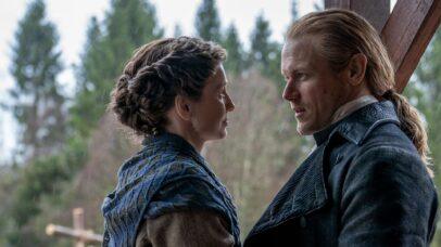 O que acontece na cena pós-créditos do episódio final de ‘Outlander’?