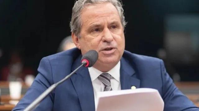 Tadeu Alencar deixa cargo de ministro do Empreendedorismo e aponta 'tensões indesejadas' no PSB