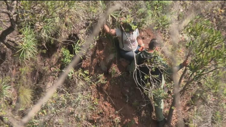 'Encontrei um buraco na pedra': mulher relata como sobreviveu após ser empurrada de penhasco pelo ex