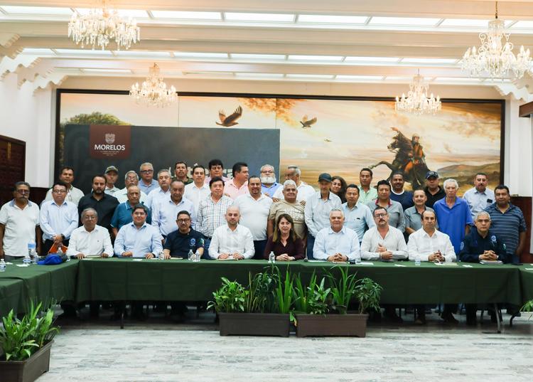 Acuerdan Gobierno de Morelos y transportistas modernización obligatoria de unidades