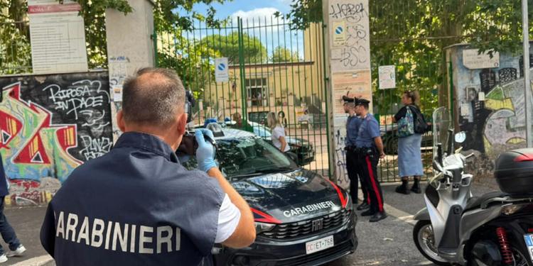 Il marito della prof accoltellata da un alunno: "Il ragazzo aveva due debiti, uno lo doveva riparare oggi"