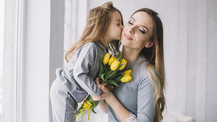 Dia das Mães: um guia de presentes para sua mãe cuidar dos cabelos