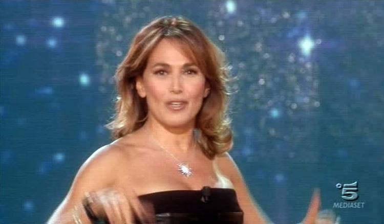 Guerra in tribunale D’Urso-Mediaset