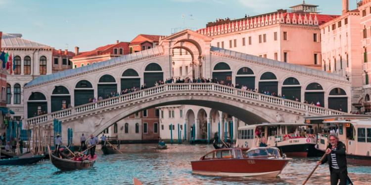 Venezia, il sindaco Venturini punta a portare il ticket a 50 euro tra critiche e sì degli albergatori
