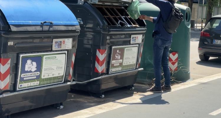 Foggia, prime modifiche ai nuovi cassonetti intelligenti dopo le polemiche