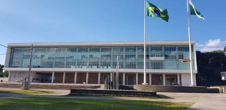 Candidatos ao governo do Paraná agendam compromissos no interior e na capital