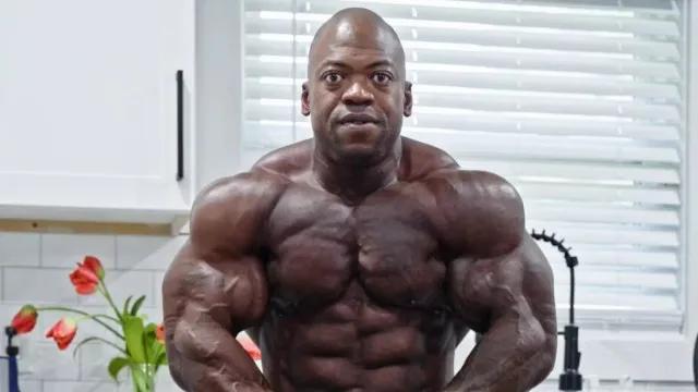 Fisiculturista Dwayne Quamina morre aos 40 anos dias após competir