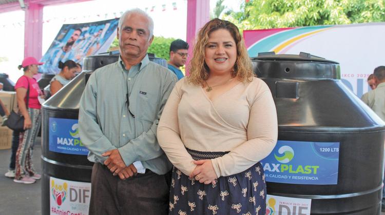 DIF Temixco entrega tinacos y calentadores subsidiados para apoyar la economía de los hogares