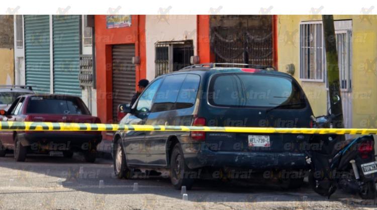 Se salvan de milagro: Balean a sujeto en Cuautla y familiares lo rescatan