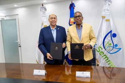 Maestros vulnerables recibirán mayor apoyo médico y social tras acuerdo de DASAC y ARS SEMMA