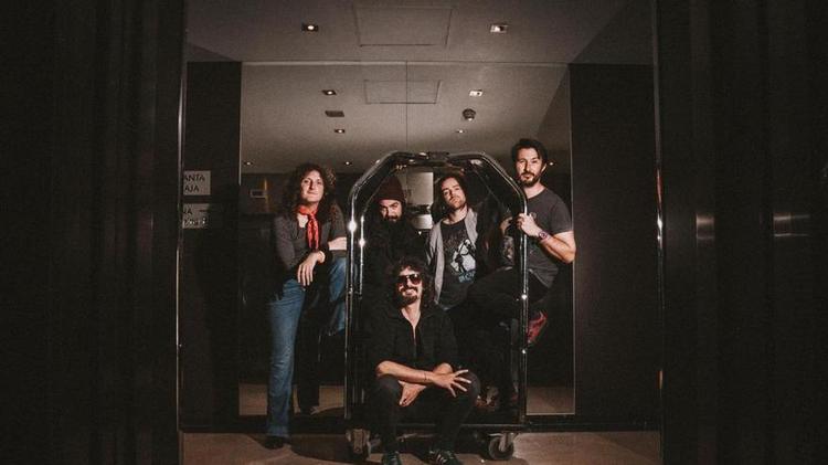 Scott, guitarrista de Derby Motoreta's: "Cerrar la gira es como el último día de clase, quieres que llegue pero al mismo tiempo no, porque viene un tiempito sin tocar"