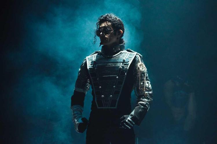 No aniversário de MICHAEL JACKSON, SUHAI MUSIC HALL recebe O MAIOR ESPETÁCULO EM HOMENAGEM AO REI DO POP